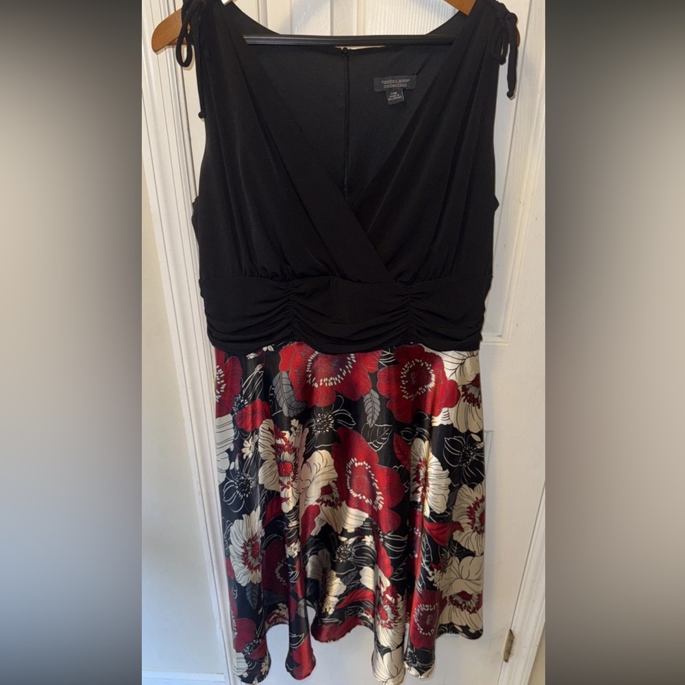 Dressbarn Womens Dress Size 14 Red Black White Floral Lined Sleeveless Back Zip